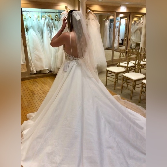 HAYLEY PAIGE WEDDING GOWN (Mikaella 2225). NWT MINT CONDITION, A-Line Princess - Picture 12 of 16